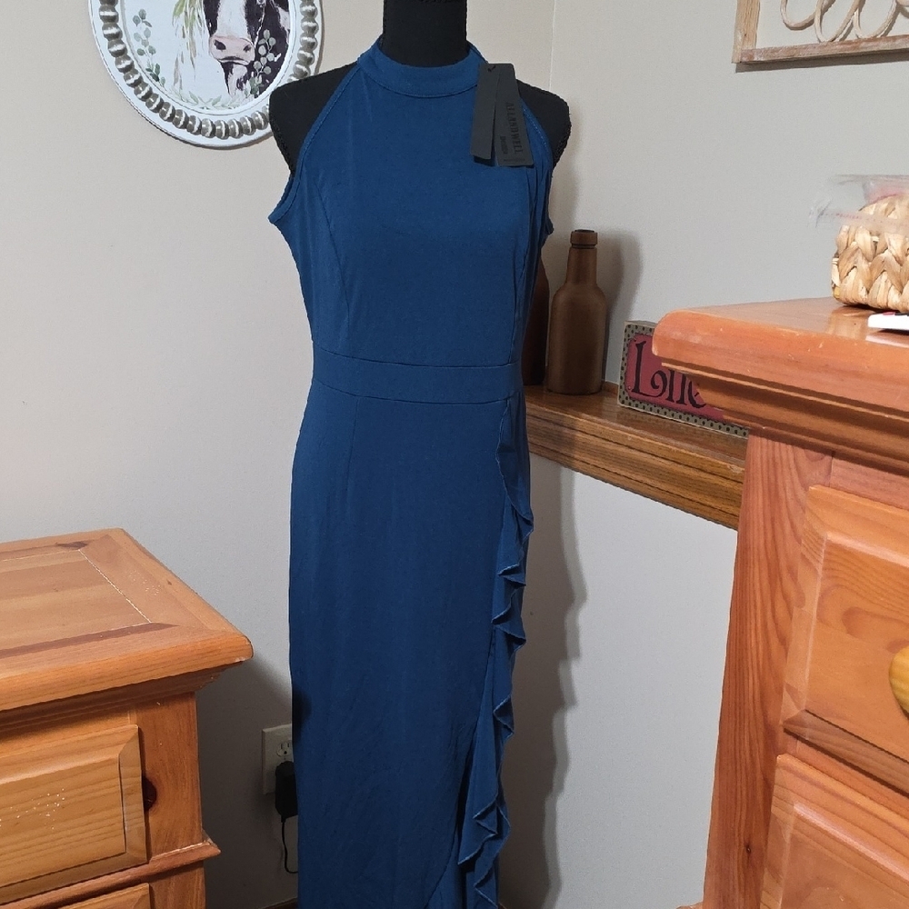 Sleeveless Dark Blue Maxi Dress with Side Ruffle